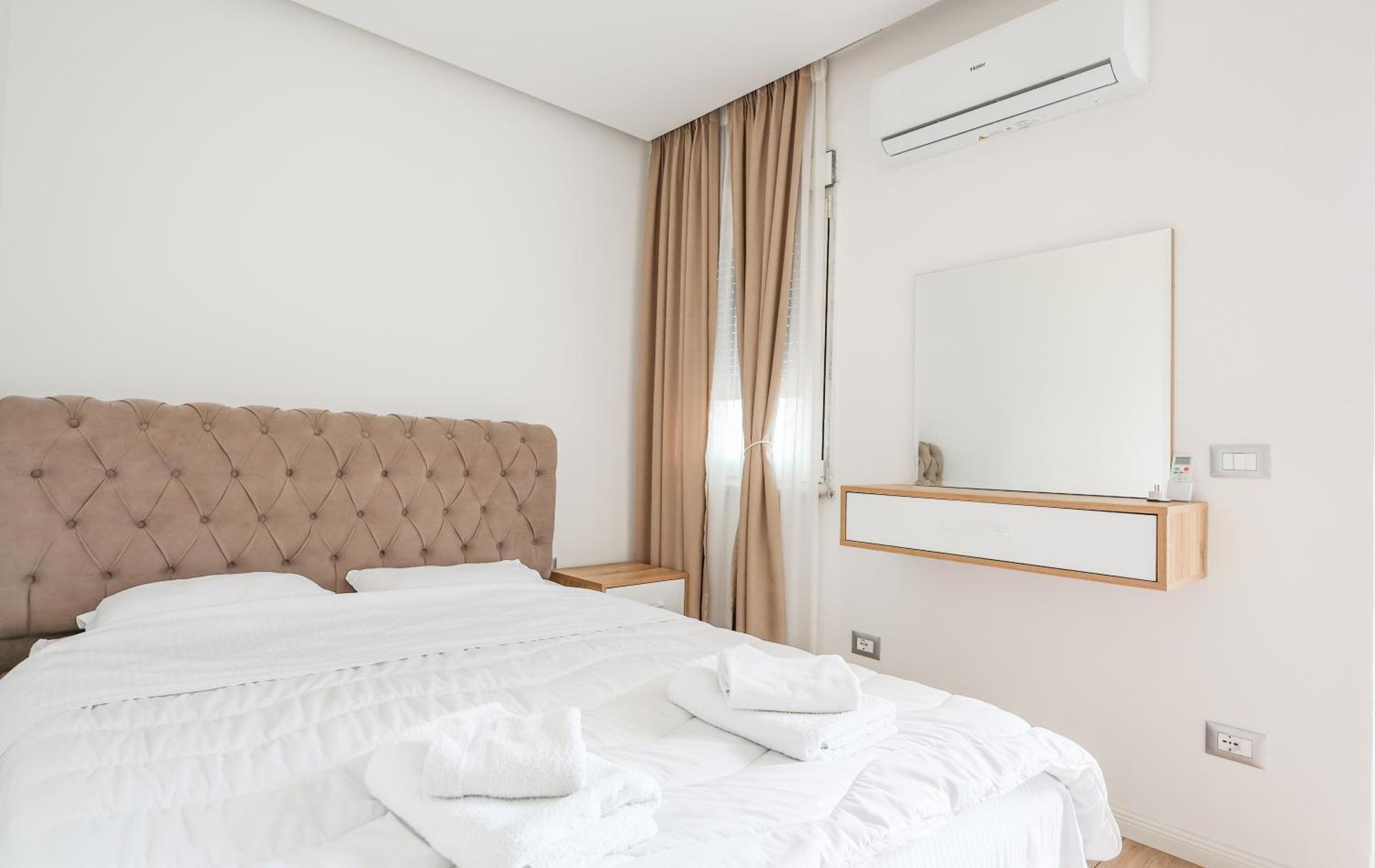 Premium Apartment In The Center 地拉那 外观 照片